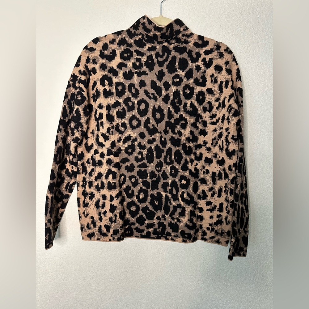 Nicole Miller New York Animal Print Sweater Size Medium